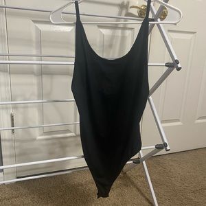 BLACK RIBBED LOW BACK BODYSUIT